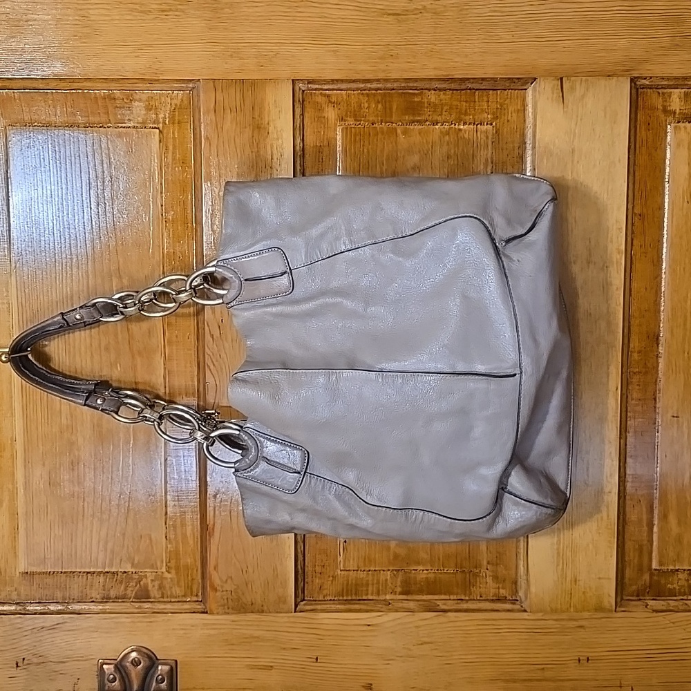 Coach Gray Leather Shoulder Bag with Chain Detail - Picture 3 of 11